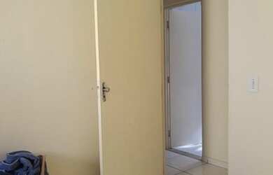 Imagem: O apartamento possui 3 Dormitórios, 1 Banheiro, 1 Vaga na garagem