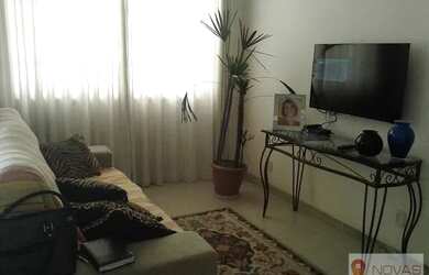 Imagem: A casa possui 4 Dormitórios, 4 Banheiros, 1 Vaga na garagem