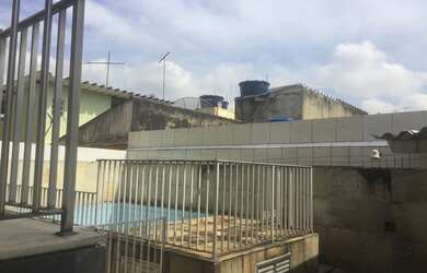 Imagem 13: Casa em vista alegre. Piscina, Churrasqueira, Varandae130m² de Área