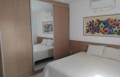 Imagem: A casa possui 3 Dormitórios, 2 Banheiros e 1 Vaga na garagem