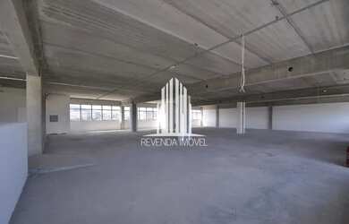 Imagem: O depósito possui 5 Vagas na garagem, 750m² de Área e está
