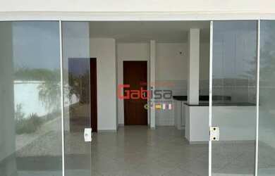 Imagem: A casa possui 1 Dormitório, 1 Banheiro, 1 Vaga na garagem e