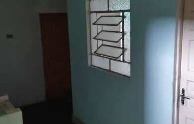 Imagem: A casa possui 1 Dormitório, 1 Banheiro e está localizado