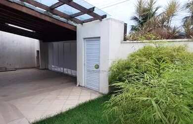 Imagem: A casa em condomínio possui 4 Dormitórios, 5 Banheiros, 2