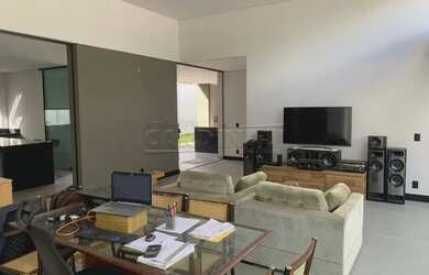 Imagem: A casa em condomínio possui 3 Dormitórios, 5 Banheiros, 4