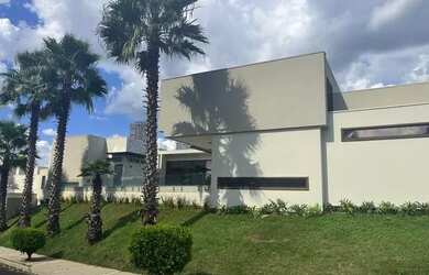 Imagem 2: Casa de Alto Padrão em Condomínio Fechado a Venda - Villaggio III