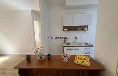 Imagem: O apartamento possui 2 Dormitórios, 1 Banheiro, 1 Vaga na garagem