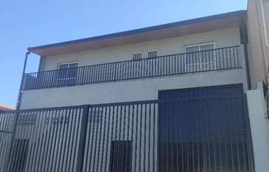 Imagem: O depósito possui 2 Vagas na garagem, 340m² de Área, Imóvel