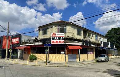 Imagem: O depósito possui 5 Vagas na garagem, 250m² de Área e está