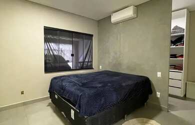 Imagem: A casa em condomínio possui 3 Dormitórios, 2 Banheiros, 3