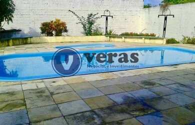 Imagem: A casa possui 4 Dormitórios, 5 Banheiros, 5 Vagas na garagem