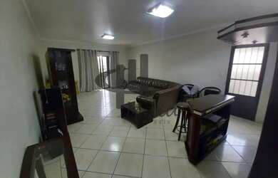 Imagem: A casa possui 3 Dormitórios, 1 Banheiro, 5 Vagas na garagem