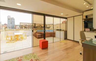 Imagem: O apartamento na cobertura possui 3 Dormitórios, 5 Banheiros