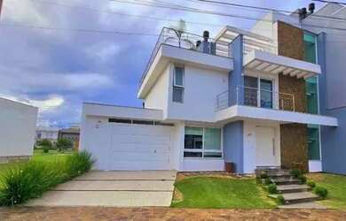 Imagem: A casa possui 3 Dormitórios, 3 Banheiros, 2 Vagas na garagem