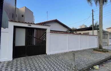 Imagem: IMPERDÍVEL. Casa Grande, 4 quartos, próximo à praia e comércios