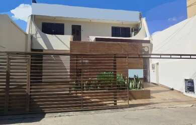 Imagem: A casa possui 5 Dormitórios, 5 Banheiros, 2 Vagas na garagem