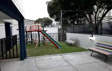 Imagem: O apartamento possui 3 Dormitórios, 1 Banheiro, 2 Vagas na