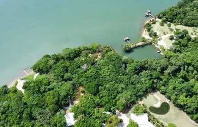 Imagem: O terreno possui 603m² de Área e está localizado em Loteamento