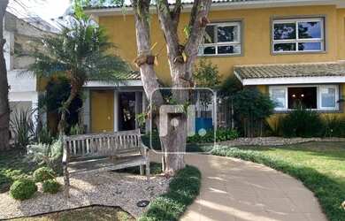 Imagem: A casa em condomínio possui 4 Dormitórios, 5 Banheiros, 4