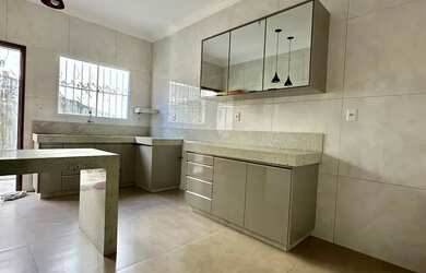 Imagem: Casa de 5 dormitórios no bairro Todos os Santos