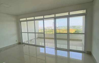 Imagem: O apartamento possui 4 Dormitórios, 5 Banheiros, 3 Vagas na