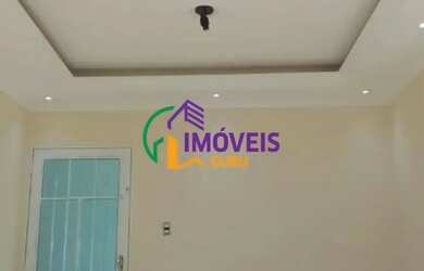 Imagem: A casa possui 3 Dormitórios, 2 Banheiros, 2 Vagas na garagem