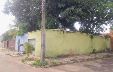 Imagem: A casa possui 4 Dormitórios, 3 Banheiros, 4 Vagas na garagem