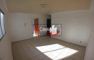 Imagem: A casa possui 2 Dormitórios, 1 Banheiro, 1 Vaga na garagem