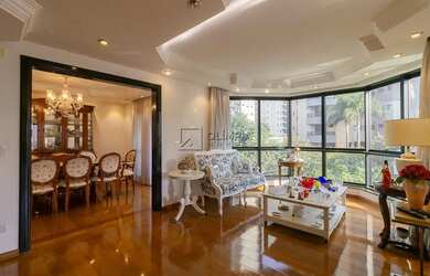 Imagem: O apartamento possui 4 Dormitórios, 5 Banheiros, 4 Vagas na