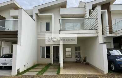 Imagem: A casa em condomínio possui 3 Dormitórios, 2 Banheiros, 2