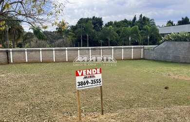 Imagem: O terreno possui 922m² de Área e está localizado em Dois