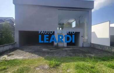 Imagem: A casa em condomínio possui 4 Dormitórios, 5 Banheiros, 2