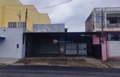 Imagem: O depósito possui 3 Vagas na garagem e 210m² de Área e está