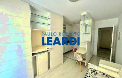 Imagem: O apartamento possui 1 Dormitório, 1 Banheiro, 1 Vaga na garagem