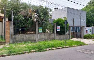 Imagem: A casa possui 5 Dormitórios, 5 Banheiros, 5 Vagas na garagem