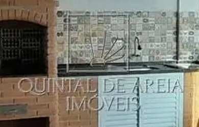 Imagem: A casa possui 2 Dormitórios, 1 Banheiro, 2 Vagas na garagem