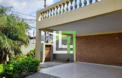 Imagem: A casa possui 3 Dormitórios, 2 Banheiros, 170m² de Área