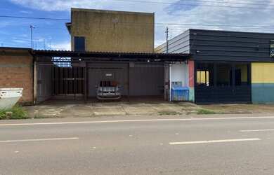 Imagem: A casa possui 3 Dormitórios, 3 Banheiros, 1 Vaga na garagem