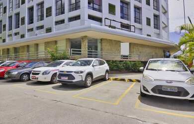 Imagem: O depósito possui 5 Vagas na garagem e 426m² de Área e está