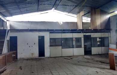 Imagem: A casa possui 1 Dormitório, 1 Banheiro, 1 Vaga na garagem