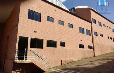 Imagem: O depósito possui 907m² de Área e está localizado em Louveira