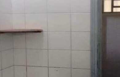 Imagem: O depósito possui 2 Vagas na garagem, 450m² de Área e está