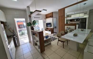 Imagem: O apartamento possui 2 Dormitórios, 1 Banheiro, 1 Vaga na garagem