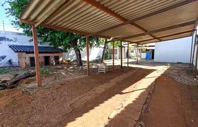 Imagem: A casa possui 2 Dormitórios, 2 Banheiros, 4 Vagas na garagem