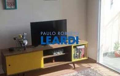 Imagem: O apartamento possui 3 Dormitórios, 1 Banheiro, 1 Vaga na garagem