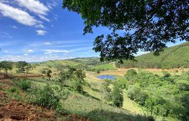 Imagem: O terreno possui 600m² de Área e está localizado em Jardim