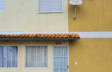 Imagem: A casa em condomínio possui 2 Dormitórios, 2 Banheiros, 2