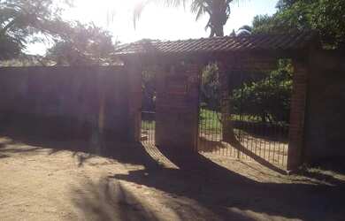 Imagem: A casa possui 2 Dormitórios, 3 Banheiros e 2000m² de Área