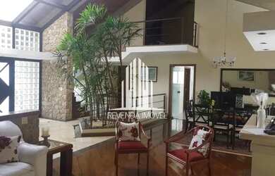 Imagem: A casa possui 4 Dormitórios, 5 Banheiros, 5 Vagas na garagem