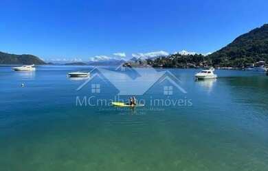 Imagem: A casa em condomínio possui 5 Dormitórios, 5 Banheiros, 2